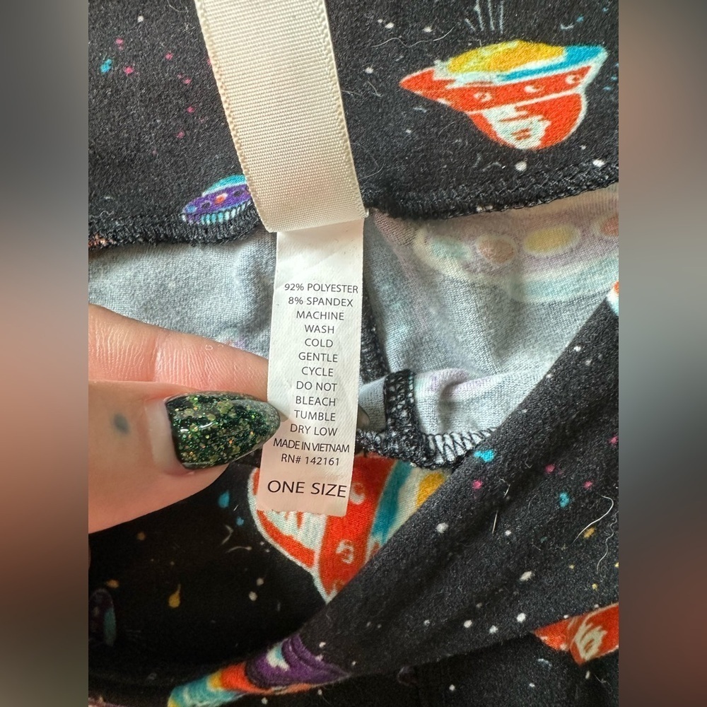 LuLaRoe UFO Alien Saucer Leggings. One Size. - Picture 4 of 5